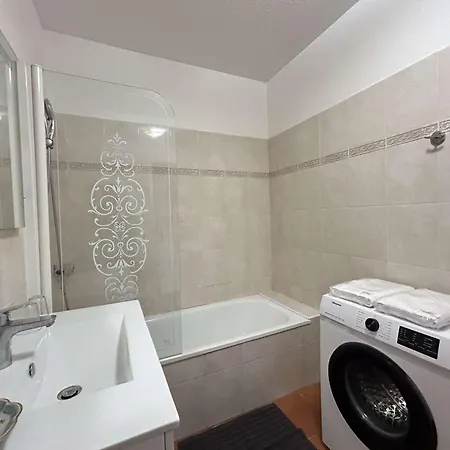 Maxime : 2p Avec Piscine, Clim, Terrasse Et Parking - 4 Couchages ! - Fr-1-226-551 Apartment Sainte-Maxime
