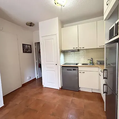 Maxime : 2p Avec Piscine, Clim, Terrasse Et Parking - 4 Couchages ! - Fr-1-226-551 Sainte-Maxime